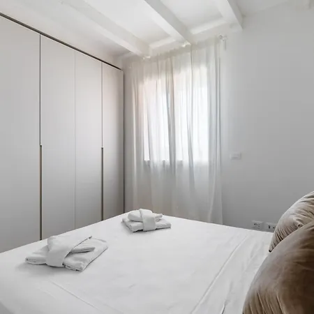 Le Dodici Porte - Porta San Vitale 6 By District Apartment *