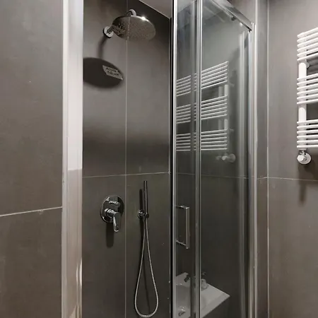 Apartment Le Dodici Porte - Porta San Vitale 6 By District *